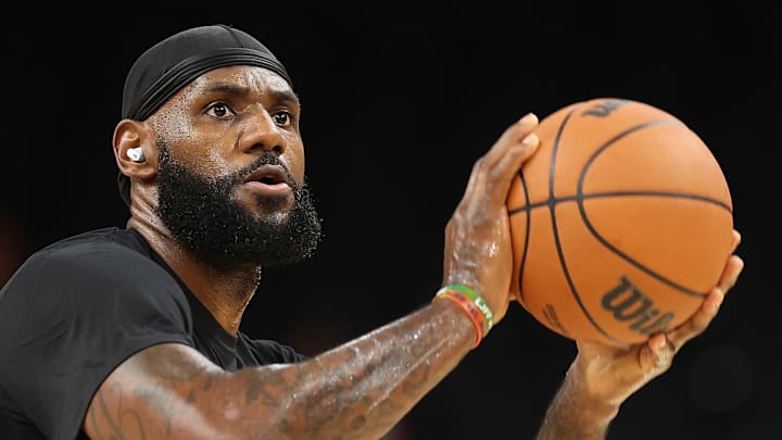 LeBron James sigue preparando su cuerpo para la venidera campaña de la NBA